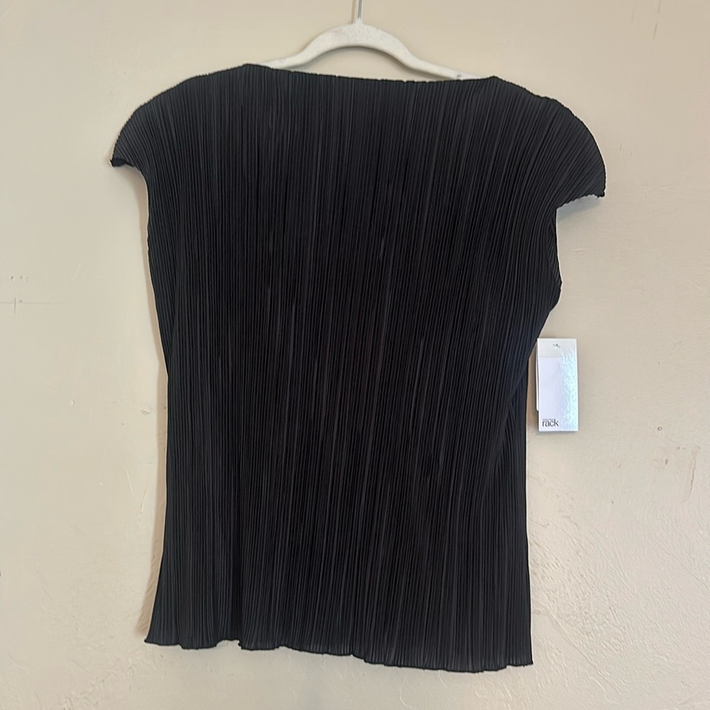 NWT. Nordstrom rack crinkle boatneck top